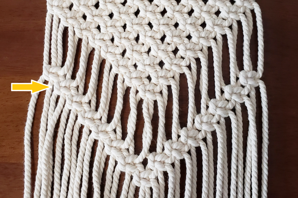 Make Your Own Macramé Hanging – Perfect For Beginners! – EasyPeasyMakers